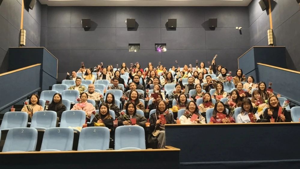 人生就是搏集团丨光影开放 致敬“她力量”