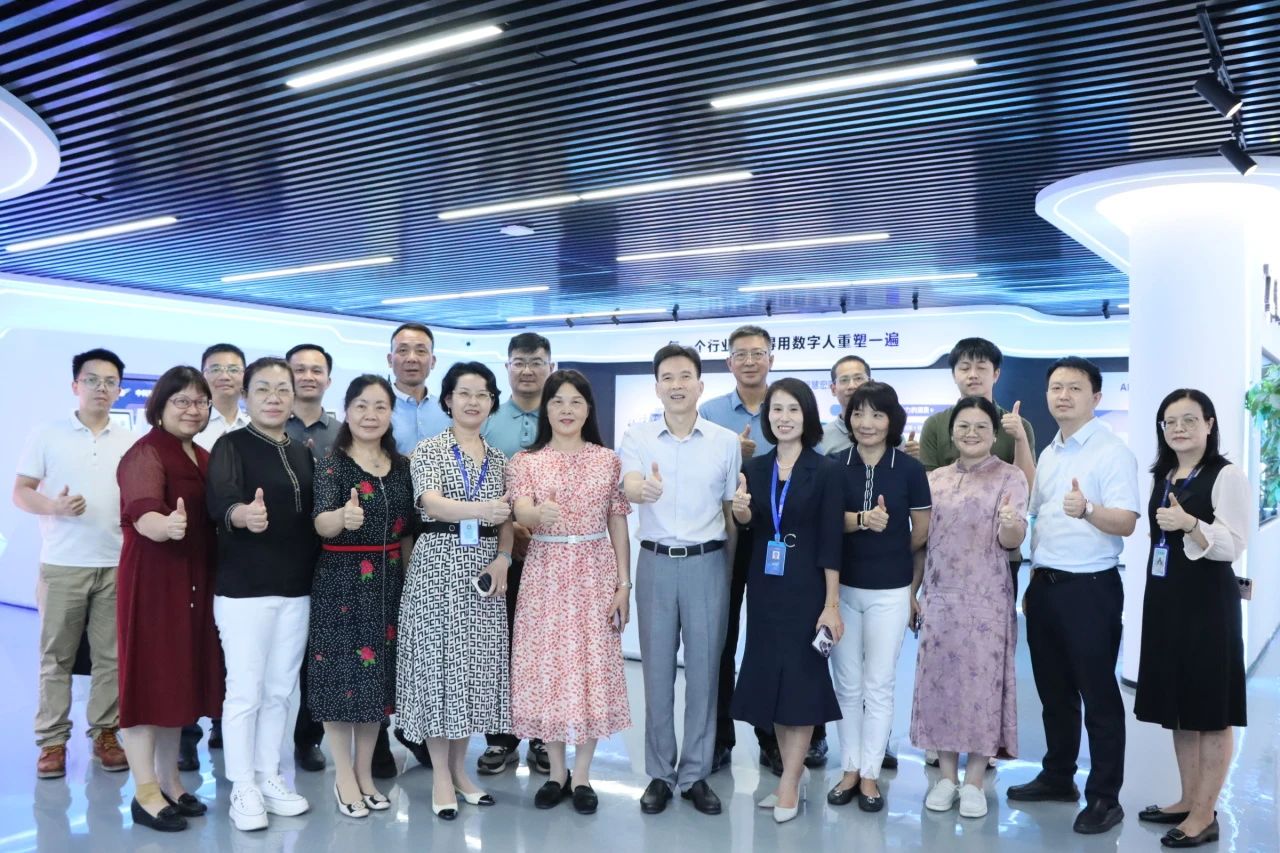 人生就是搏集团丨清远市政协调查组光临调查